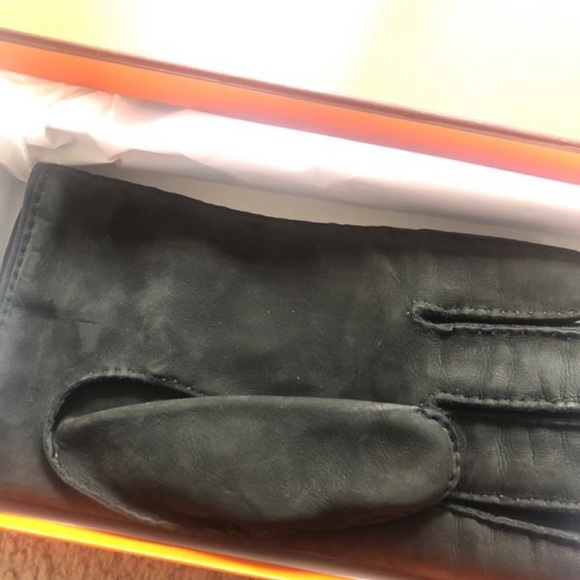 HERMÈS GLOVES NEW IN BOX - Picture 2 of 3